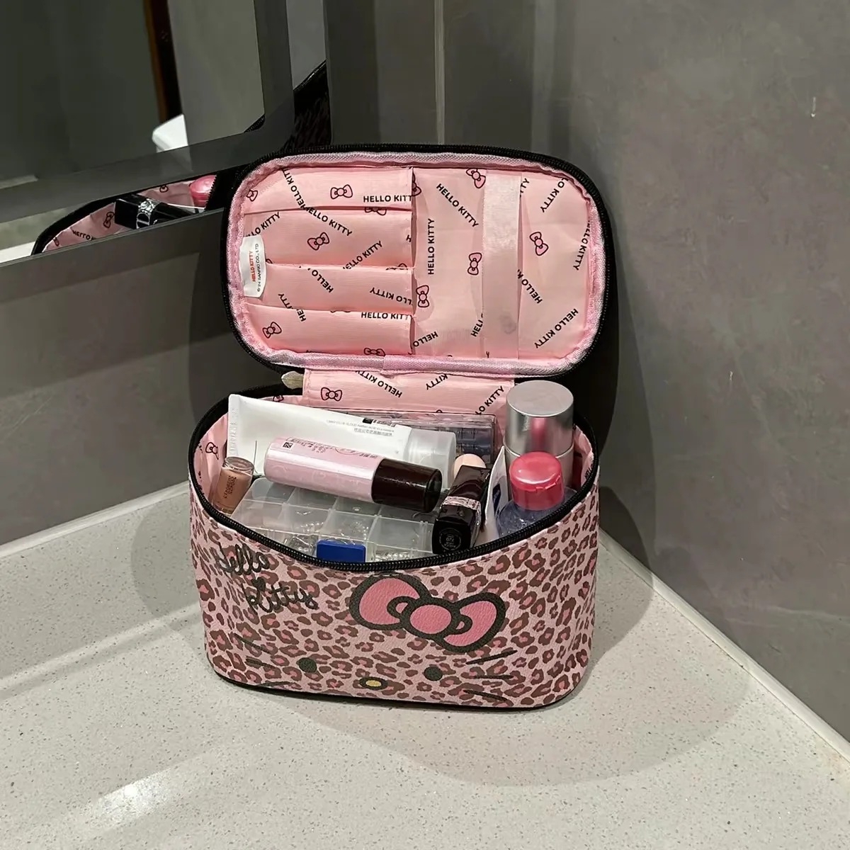 Travel Accessories Present - Sanrio Hello Kitty Women Leopard Beauty